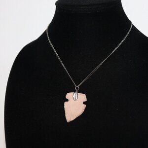 Vintage silver and carved stone arrowhead necklace 16"